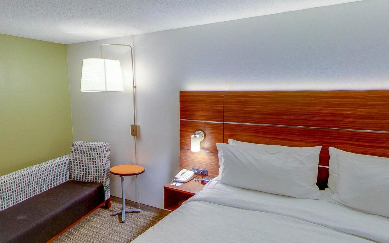 Holiday Inn Express Fort Wayne - East - New Haven By Ihg Exterior foto